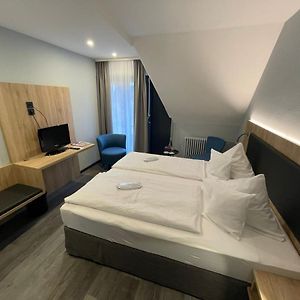 Standard Zimmer mit Kingsize-Bett